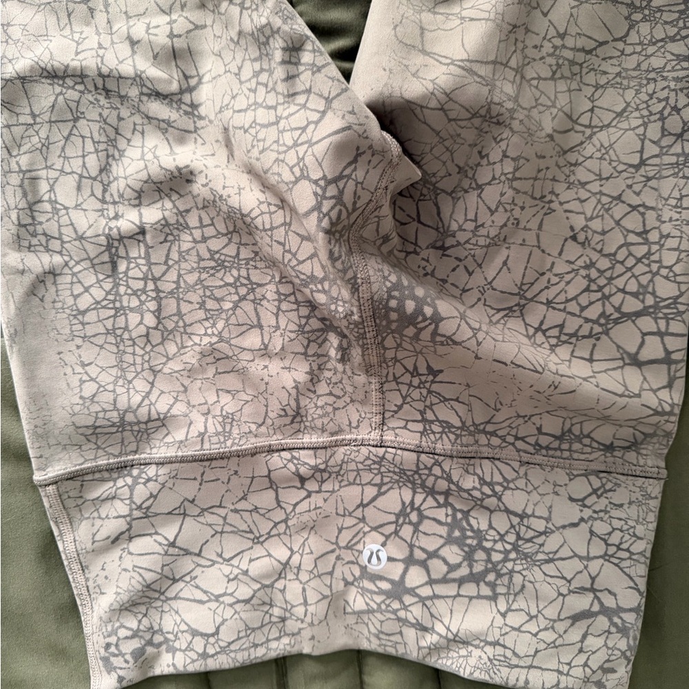 Lululemon Beige Crackle Print leggings